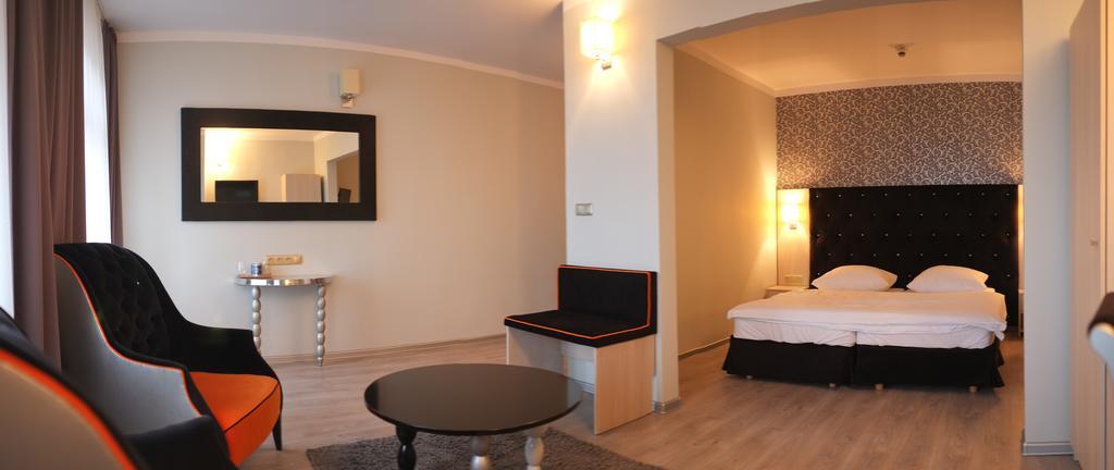 Hotel Srodmiejski Grünberg Zimmer foto