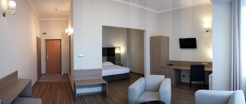 Hotel Srodmiejski Grünberg Zimmer foto