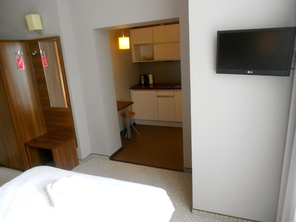 Hotel Srodmiejski Grünberg Zimmer foto